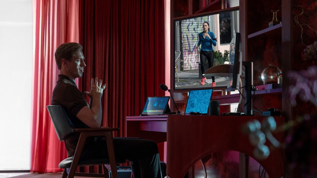 The Runner still 4