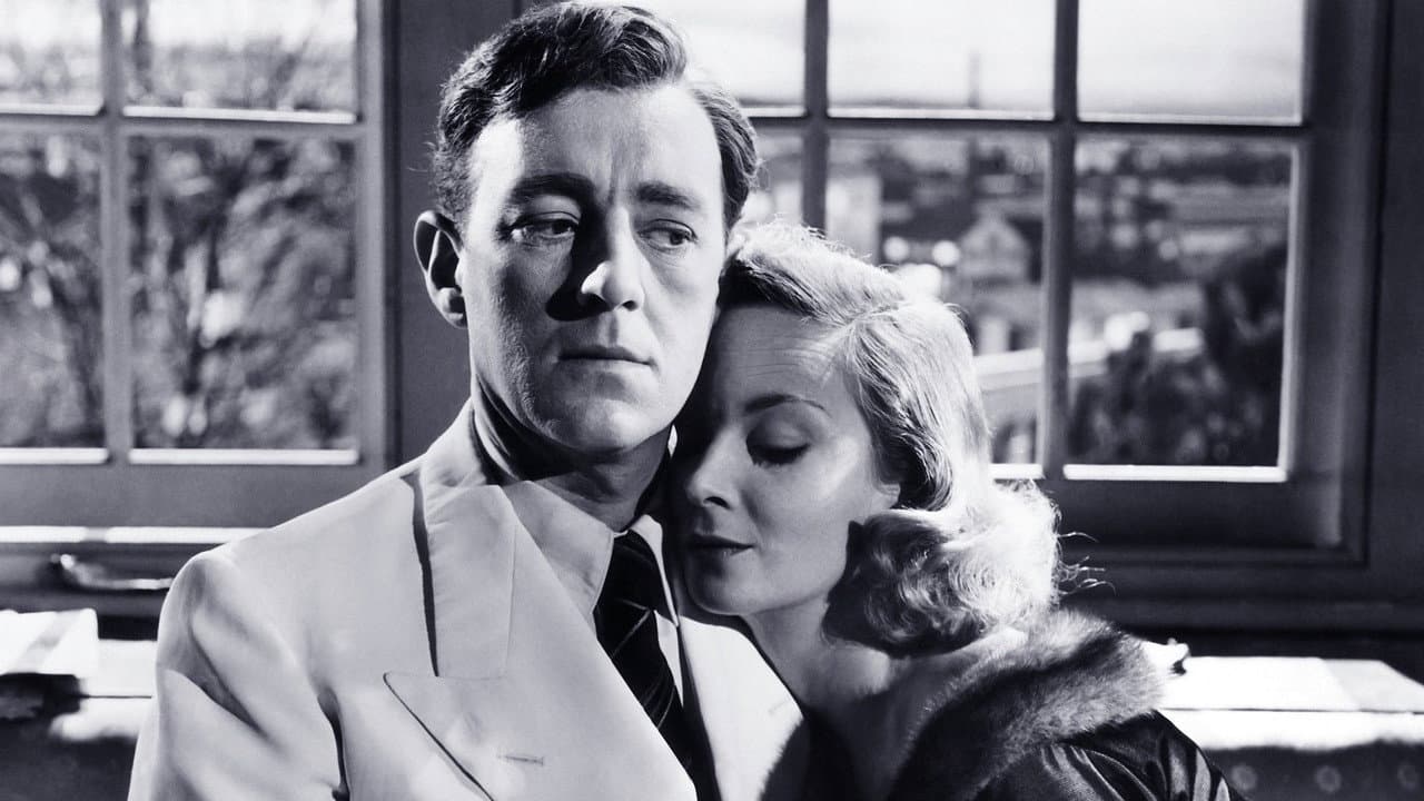 The Man in the White Suit still 4