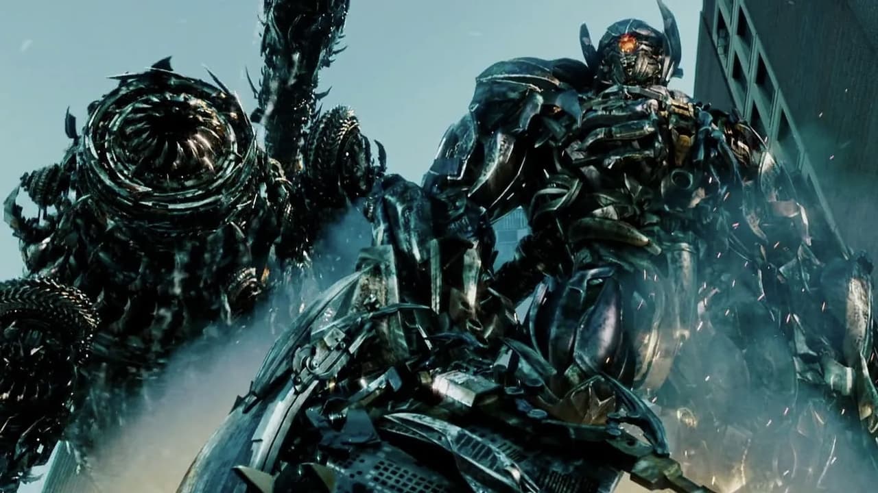 Transformers: Dark of the Moon still 5