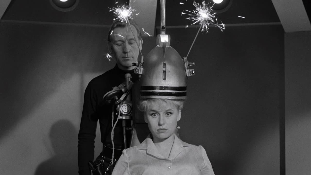 Carry On Spying still 3