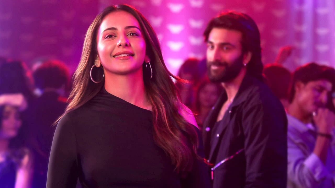 De De Pyaar De 2 Review: Comedy, Chaos & Chemistry still 3
