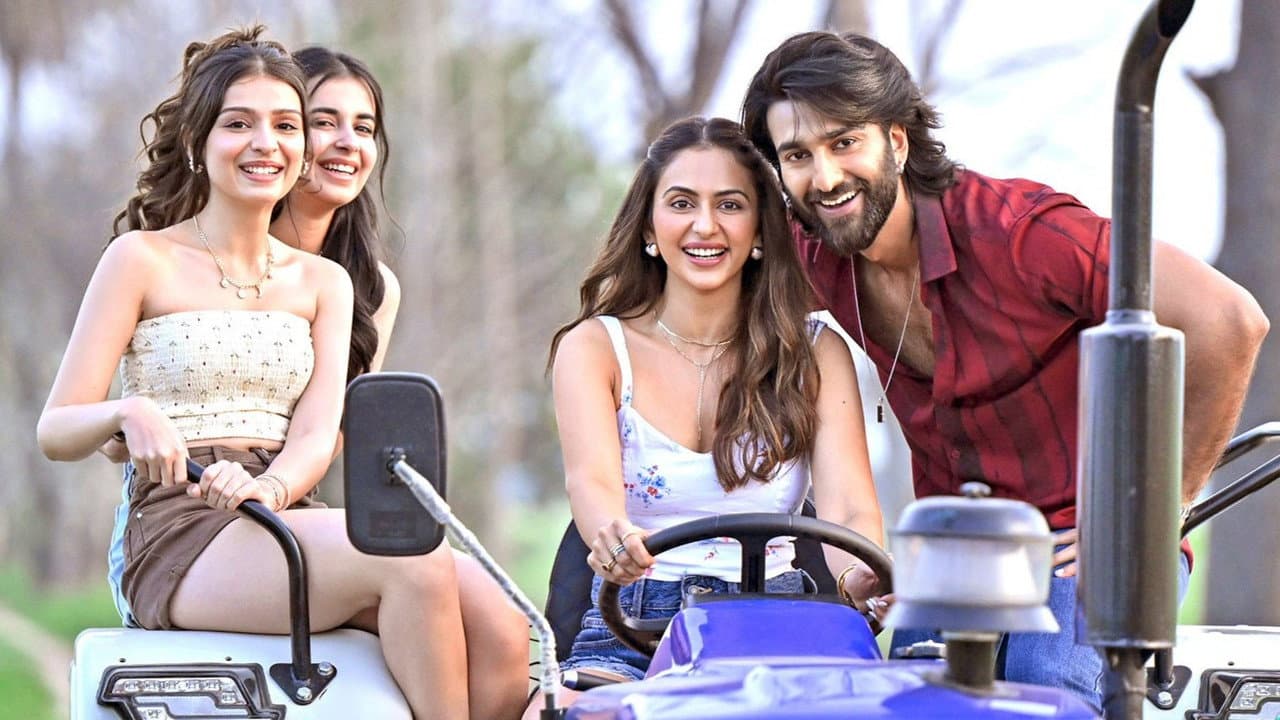 De De Pyaar De 2 Review: Comedy, Chaos & Chemistry still 2