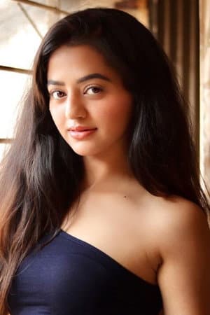 Helly Shah Stuns in B&W Ensemble | Film Review
